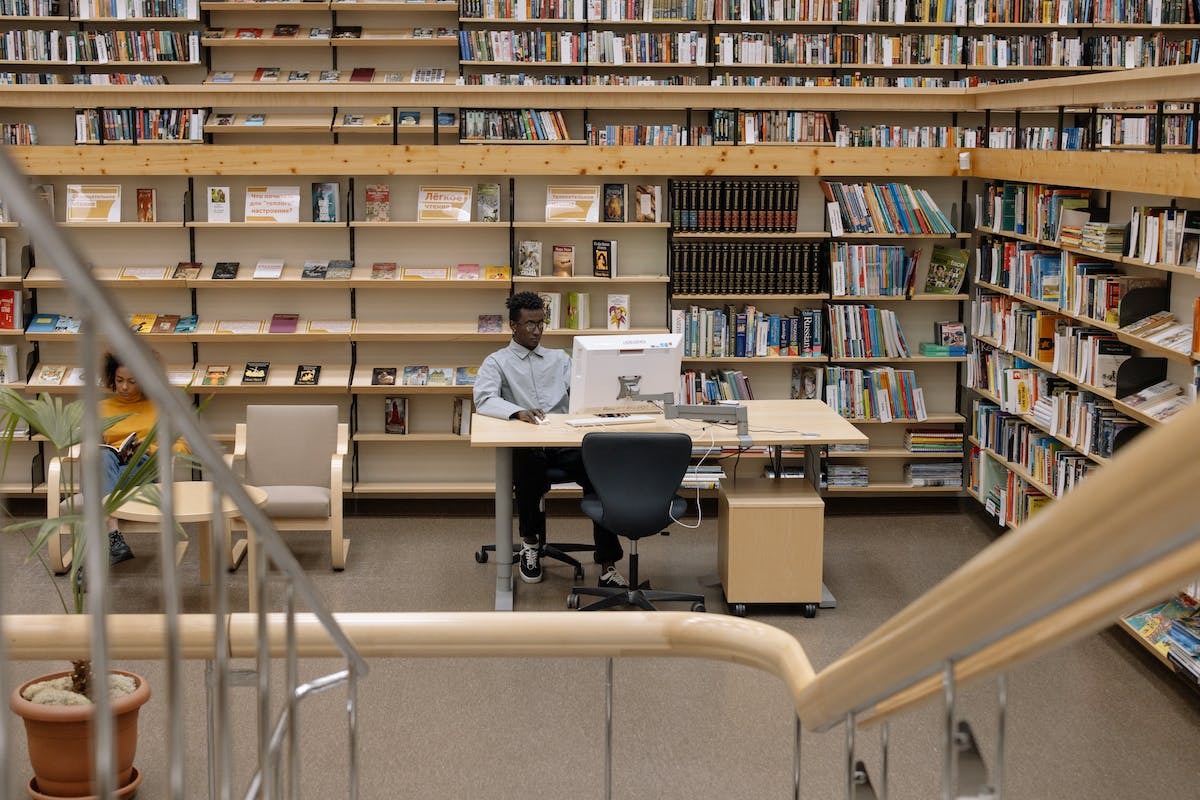 ordinateur  bibliothèque