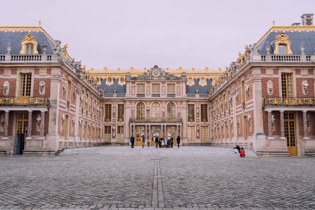 Guide pratique pour se garer aux alentours du Château de Versailles